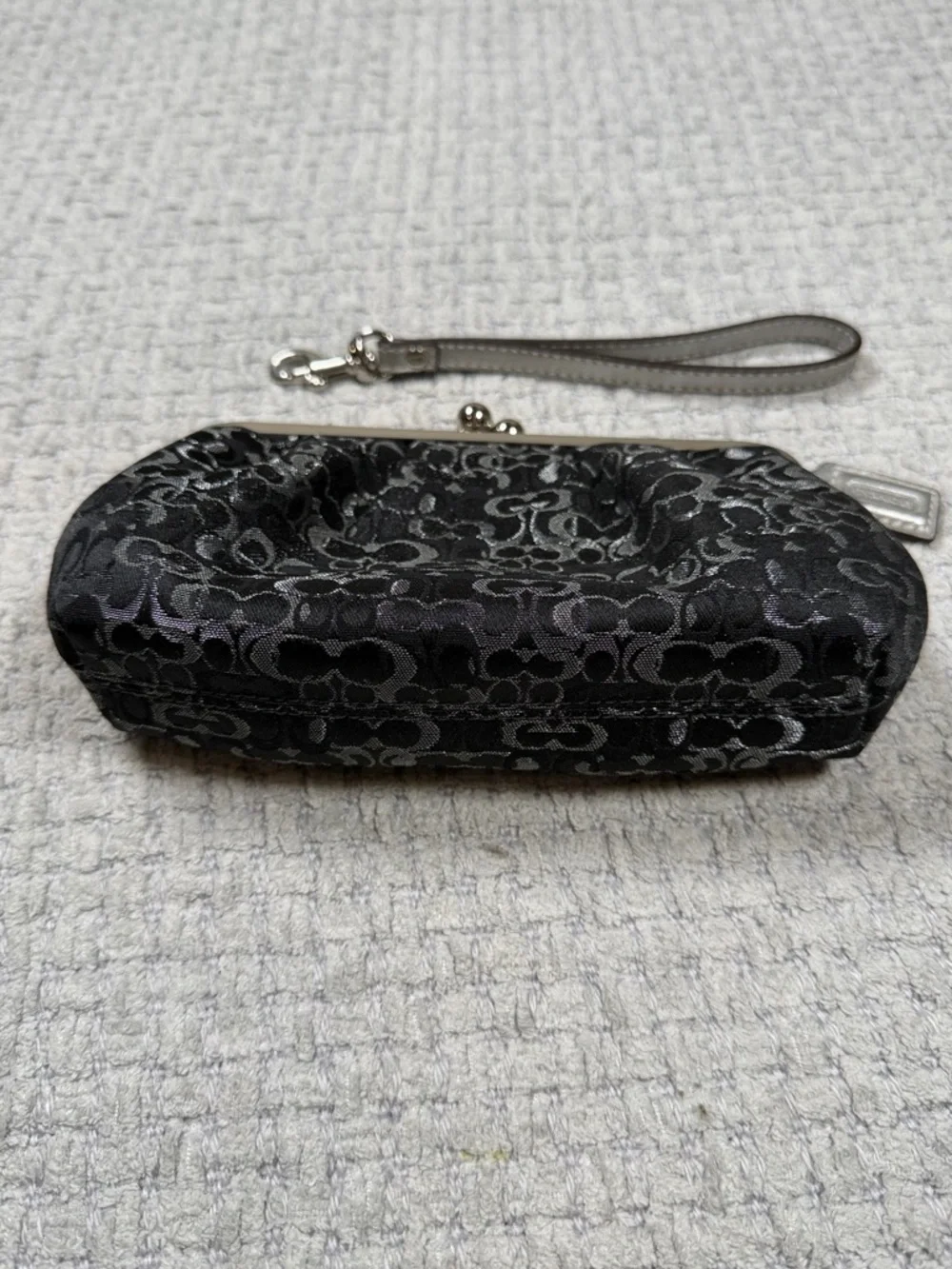 COACH Vintage Y2K Optic Lurex Framed Kisslock Clutch Wristlet Black Silver Pink
